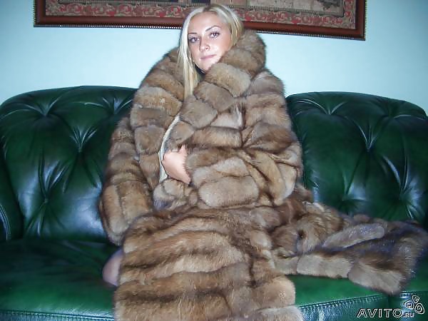 幻想的なセーブルの毛皮のコート
 #31838099