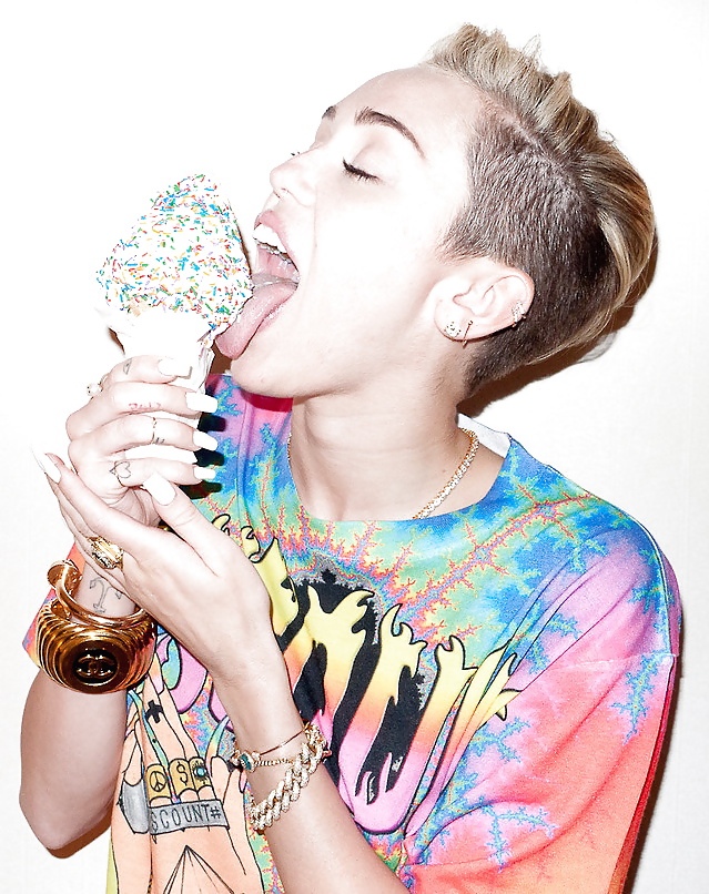 Miley Cyrus #27985156