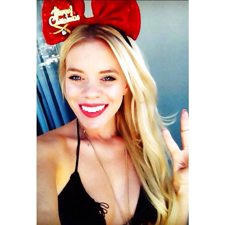 Lauren
 #24700866