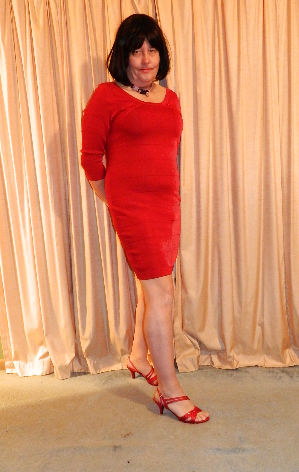 Rotes Kleid #24701607