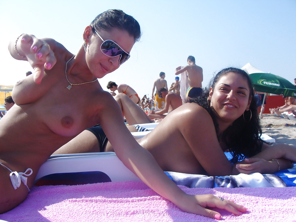 Topless am girls beach #29191351