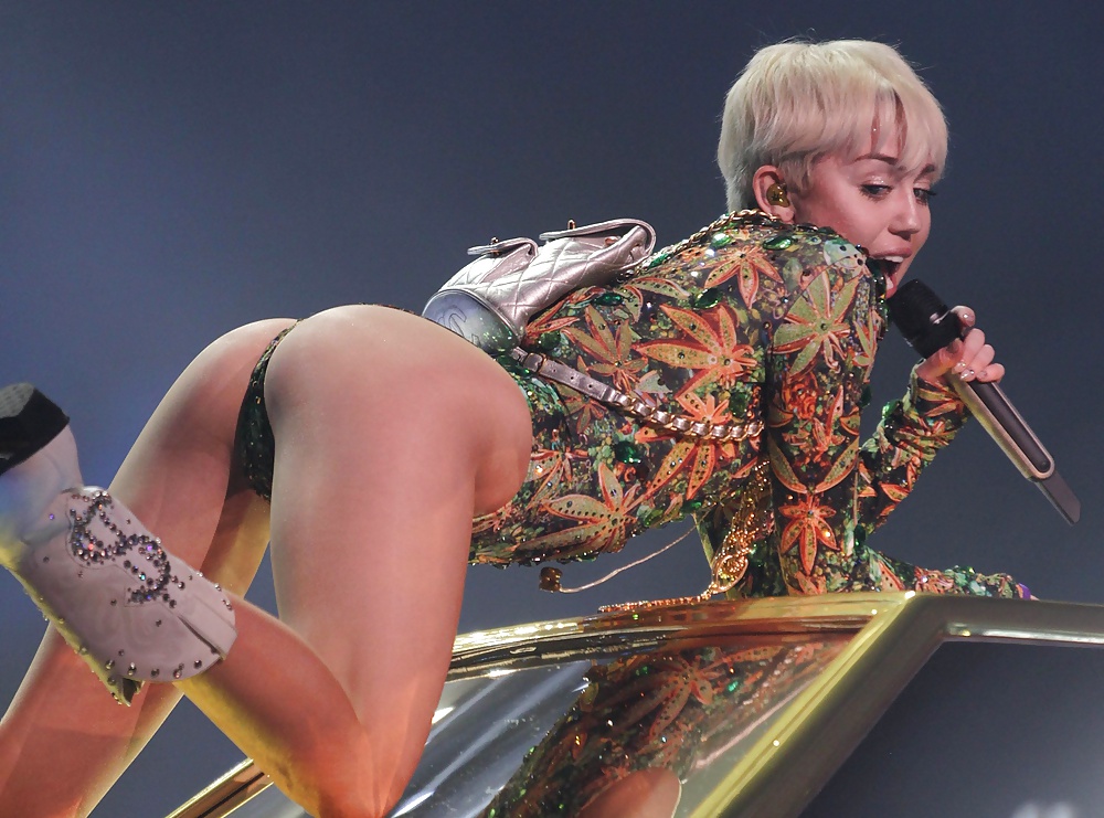 Miley cyrus, aún me la follaría
 #24417211