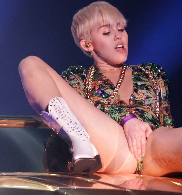 Miley cyrus, aún me la follaría
 #24417387
