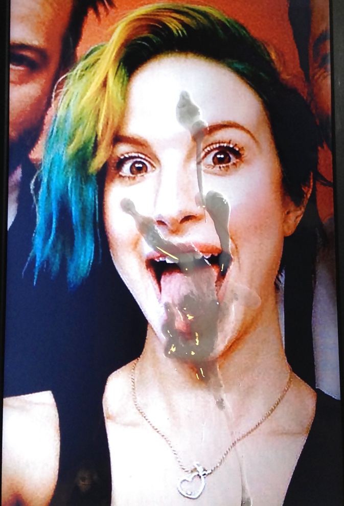 Große Ladung Sperma Für Hayley Williams Zunge #34235197