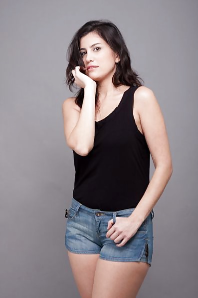 Israeli Modelle In Kurzen Hosen Und Enge Jeans #39739221