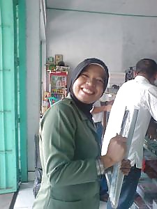 Indonesia- tante jilbab lagi bugil
 #31988787