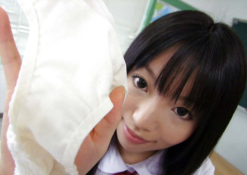 Japanisches Mädchen öffentlichen Blowjob #24763398