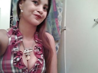 Latinas cleavage and downblouse #30199887