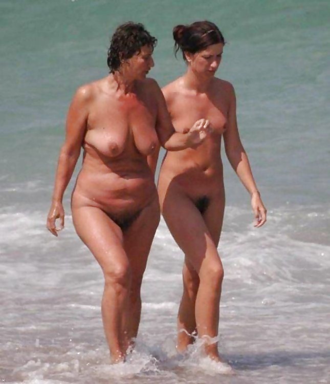 Un día en la playa 11
 #38709965