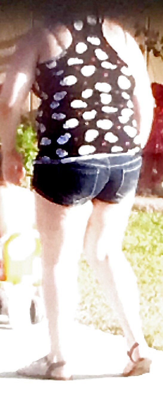 Varias fotos voyeur
 #26599341