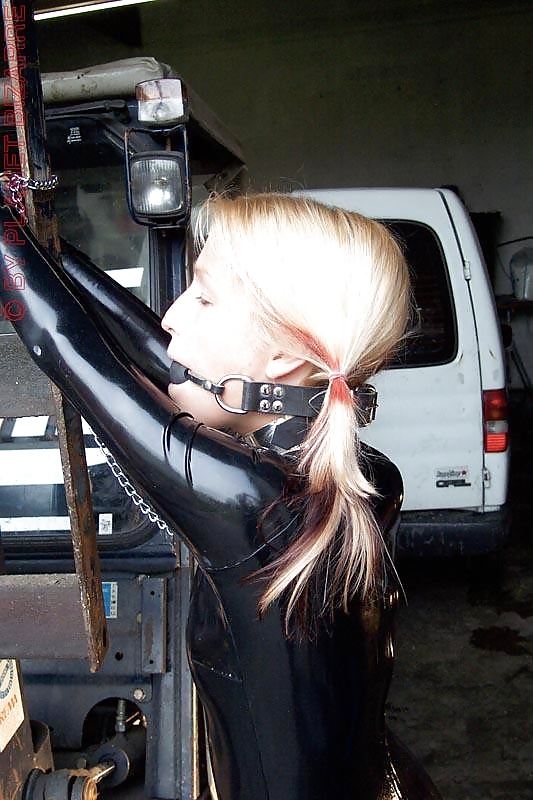 Atada y amarrada
 #27948200