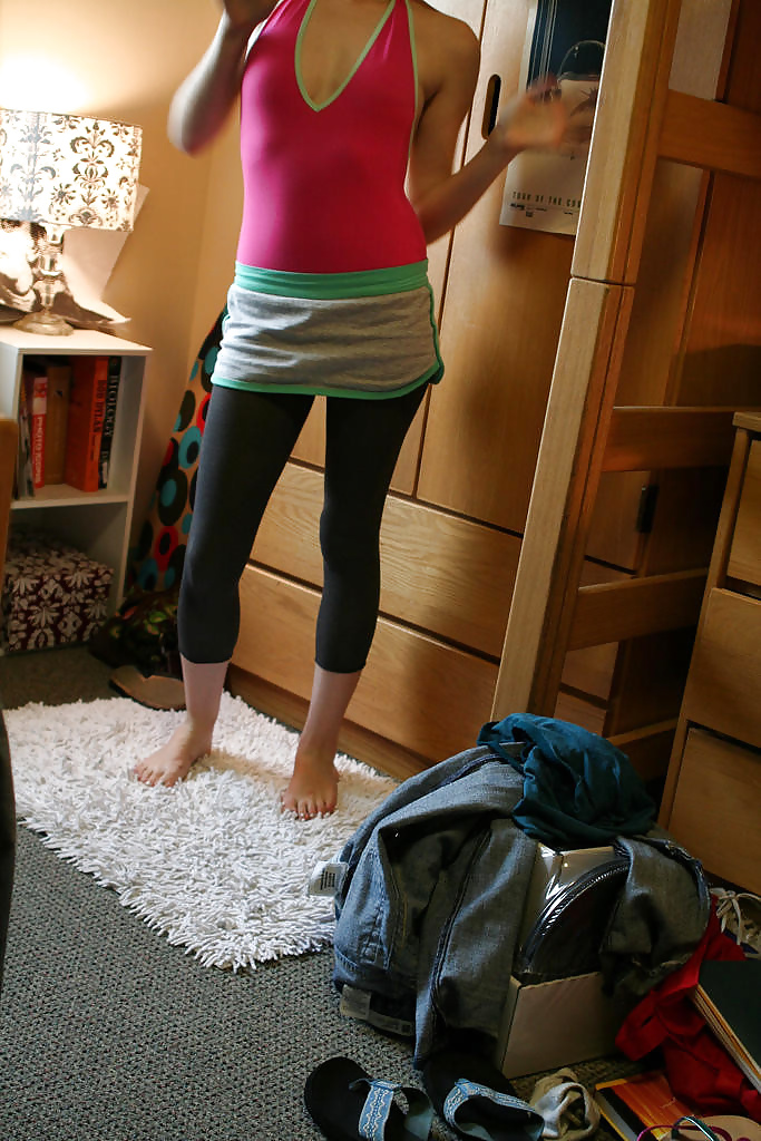 Atada y amarrada
 #27948342