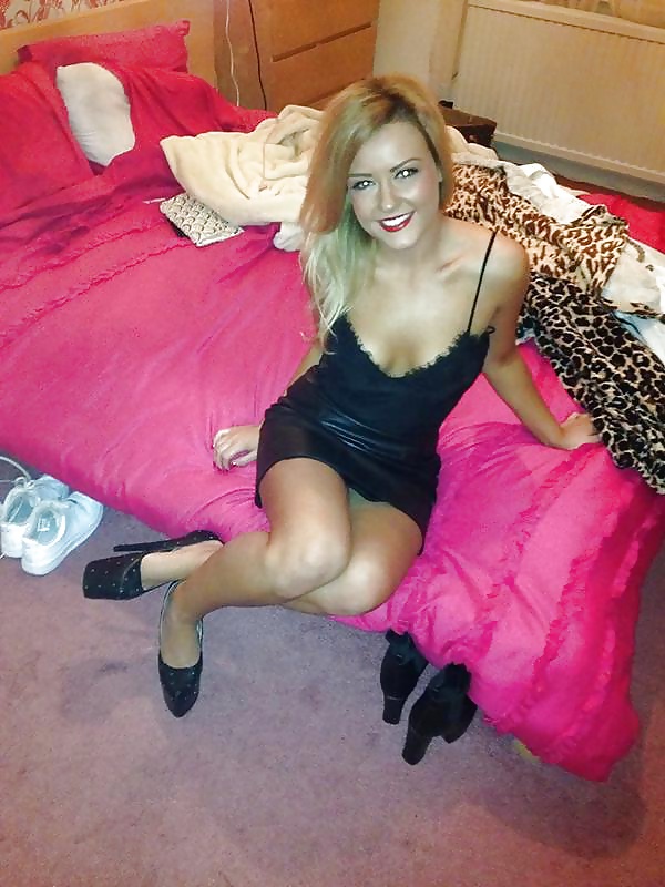 Tías buenas con vestidos 3
 #39455225