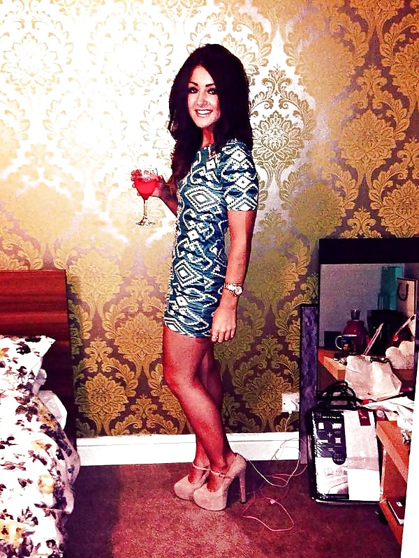 Tías buenas con vestidos 3
 #39455238