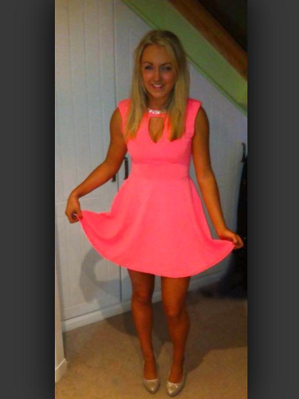 Tías buenas con vestidos 3
 #39455264