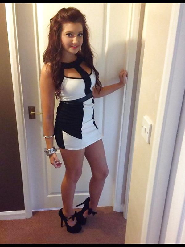 Tías buenas con vestidos 3
 #39455289