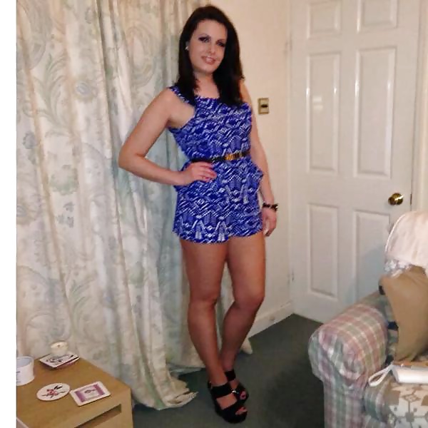 Tías buenas con vestidos 3
 #39455291