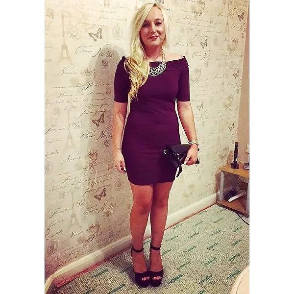 Tías buenas con vestidos 3
 #39455295