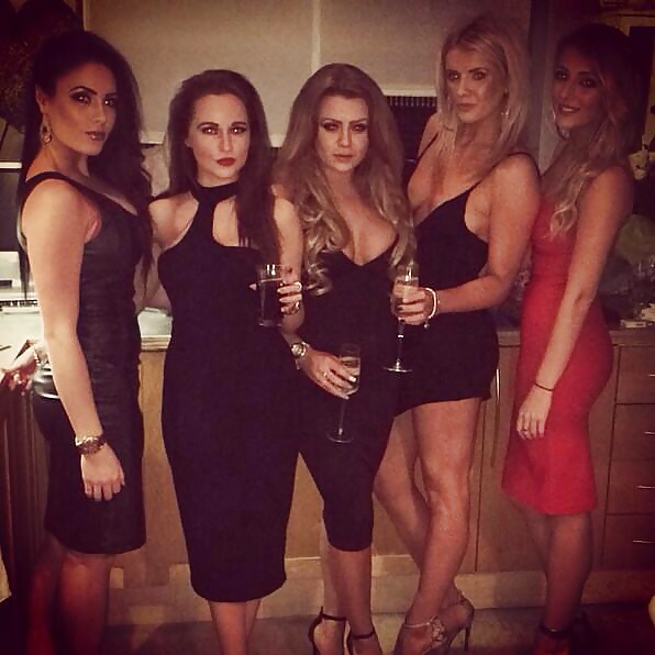 Tías buenas con vestidos 3
 #39455321