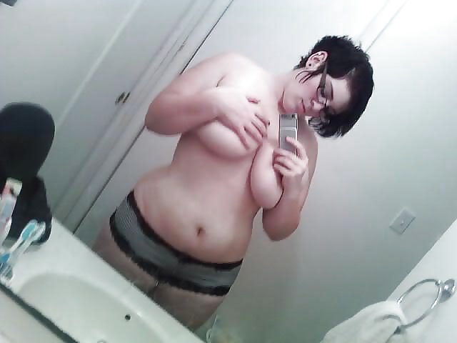 Chubby bbw nerdy teen selfies plump young girls posando
 #40941881