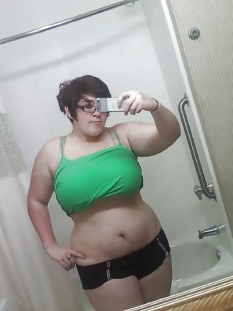 Chubby BBW nerdy teen selfies plump young girls posing #40941903