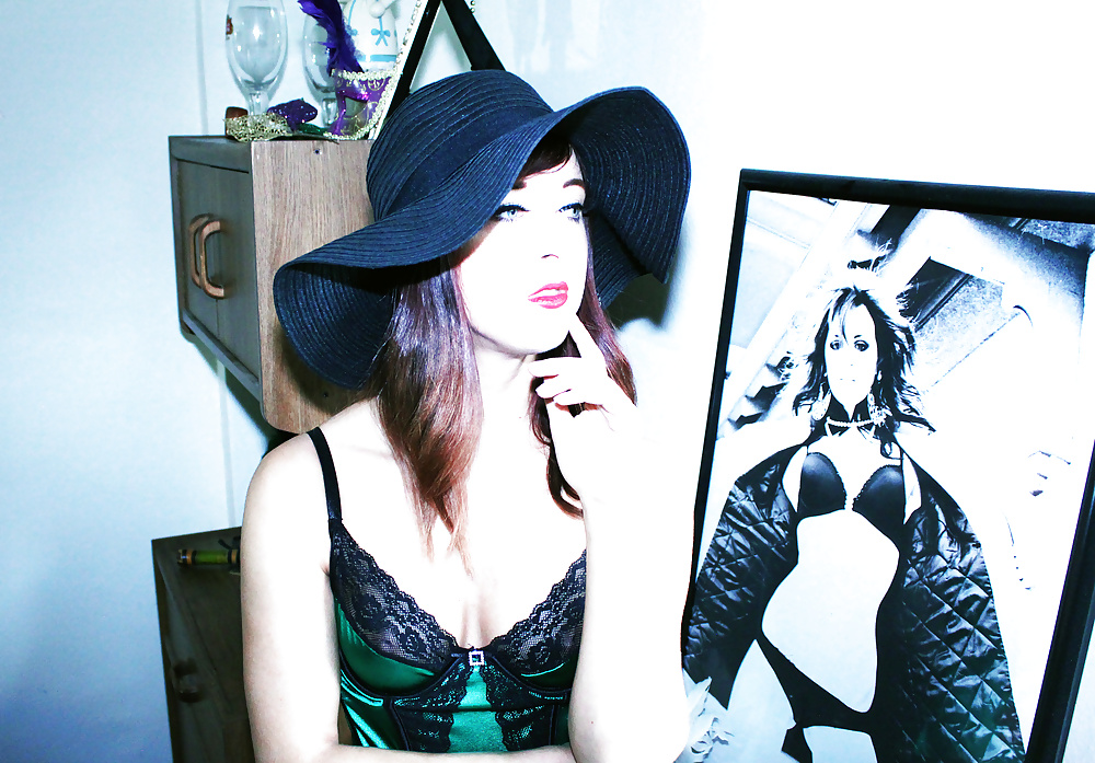 Photo Session With Penthouse Model Ivy Lee  #29716704