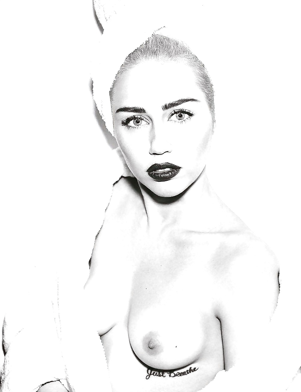 Miley cyrus - recopilación de pezones de una zorra
 #25524390