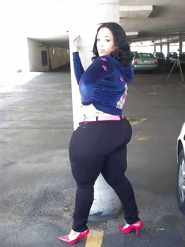 Big thick creamy asses in public 2 #36385046