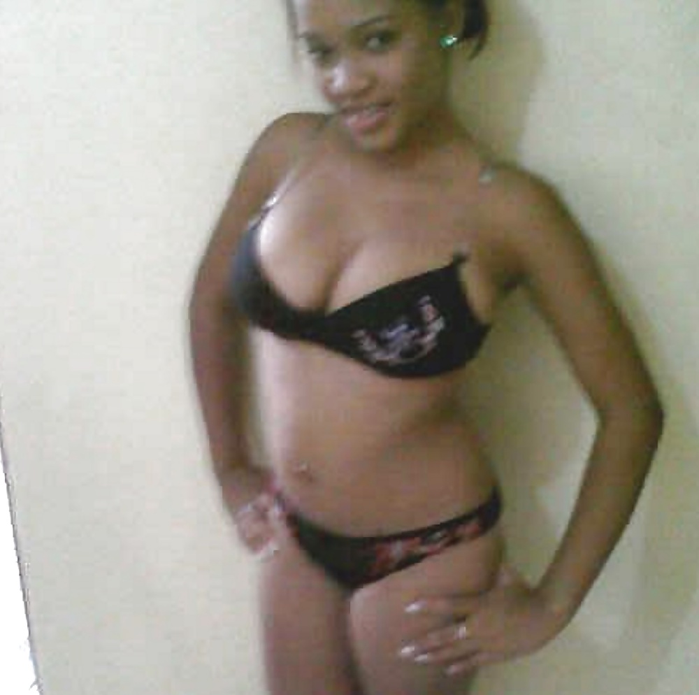 Una ragazza dominicana chiamata laa m.
 #35371143