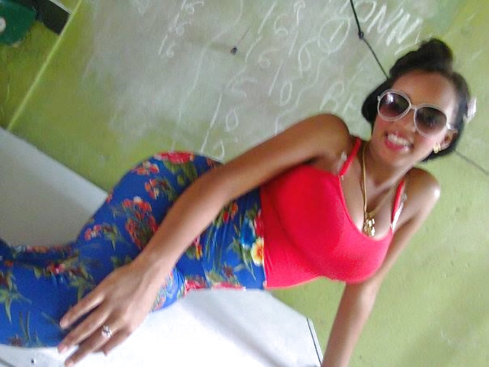 Una ragazza dominicana chiamata laa m.
 #35371300