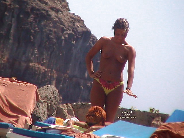 Ragazze in spiaggia 3
 #24486070