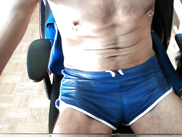 Caliente en azul apretado shorts brillantes código de barras 2
 #32465395