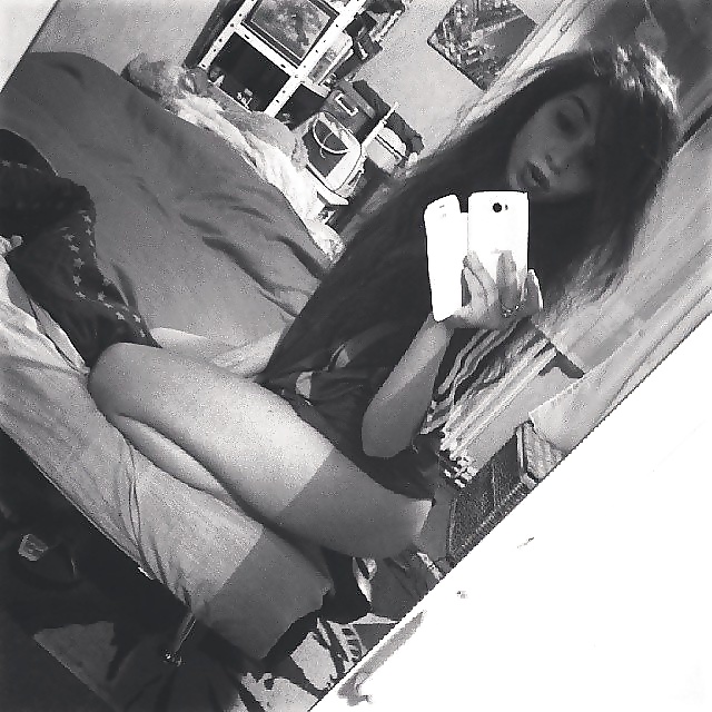 Diosa árabe con un botín #2
 #39183848