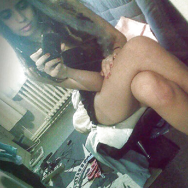 Diosa árabe con un botín #2
 #39183942