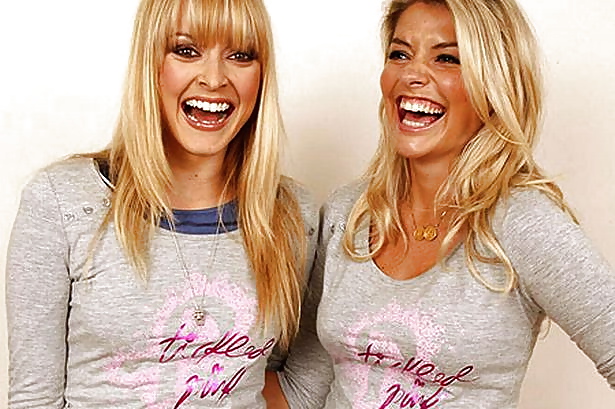 Holly willoughby & fearne cotton juntos
 #37441514