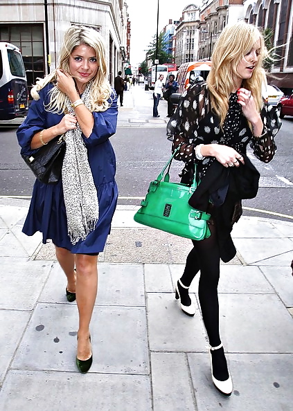 Holly willoughby & fearne cotton juntos
 #37441535