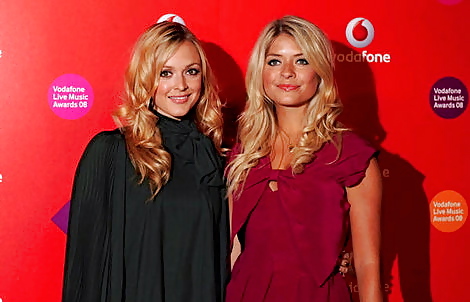 Holly willoughby & fearne cotton juntos
 #37441544