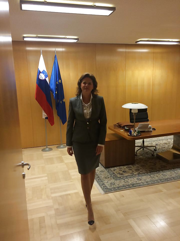 Primo ministro sloveno sexy
 #37173864