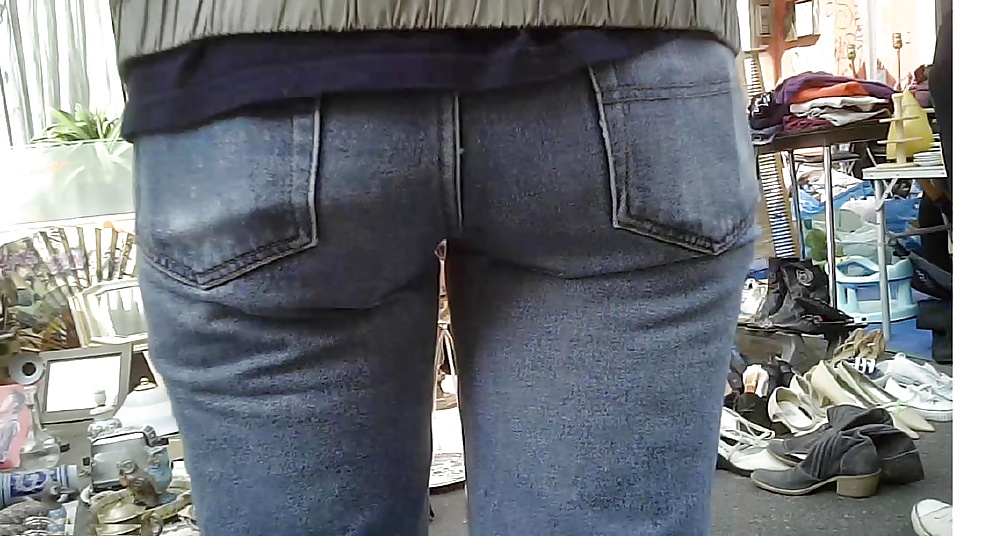 Milf culo en jeans ajustados
 #29390812