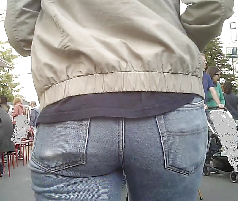 Milf culo en jeans ajustados
 #29390831