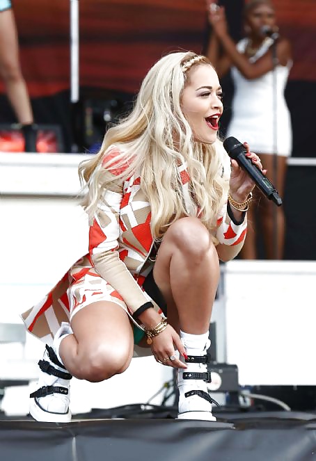 Rita ora, cavallo, culo, tette colpi
 #29627368