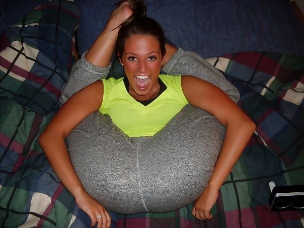 Nette Und Flexible Mädchen #24648291