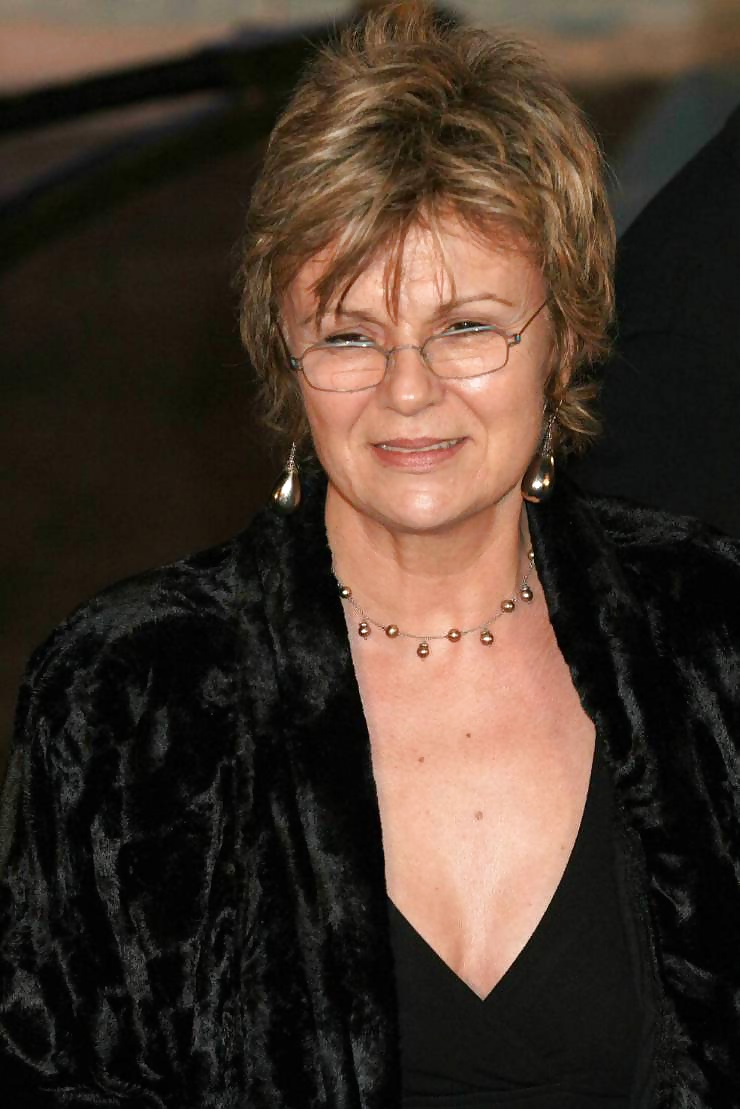 Julie Walters #26611306