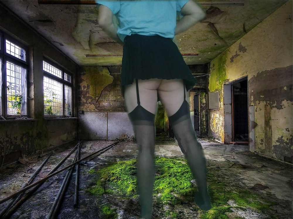 Travestis en edificios abandonados fantsy fake
 #28774988