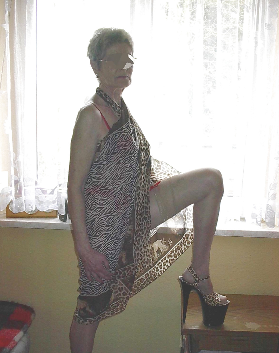 Sie Wollte Nicht Ihr Gesicht Zu Zeigen, #29098174