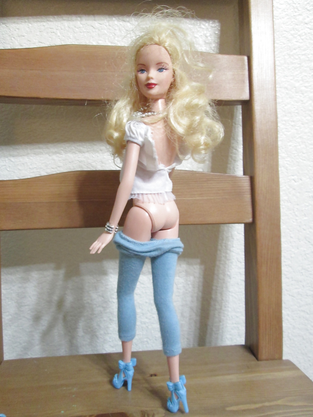 Classic blond Barbie, softcore #40360214
