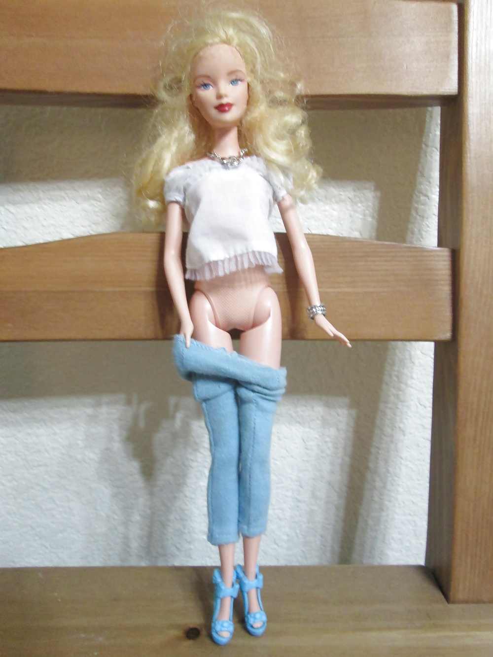 Classic blond Barbie, softcore #40360226