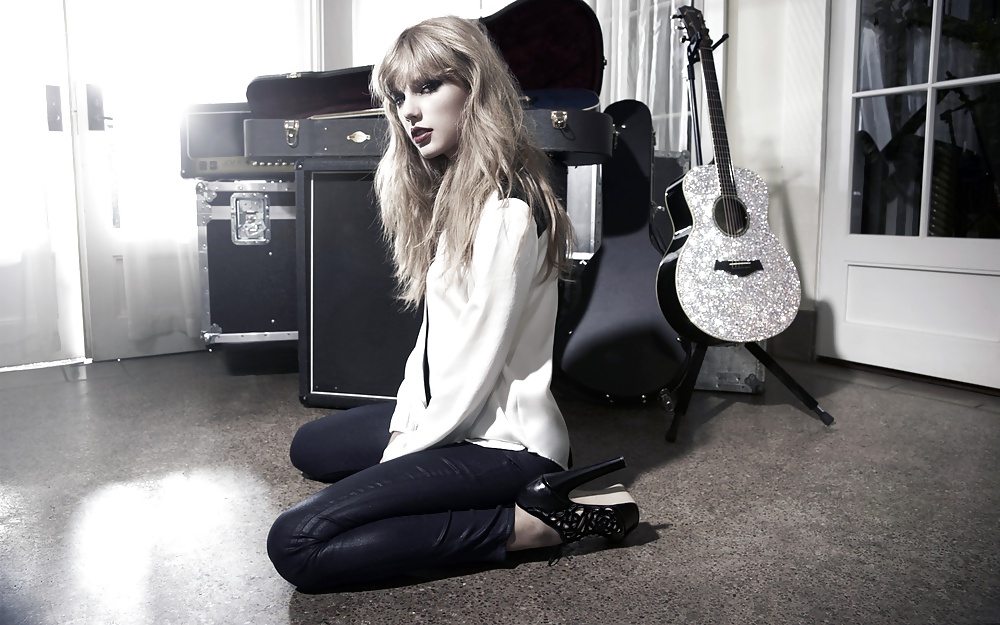 Taylor Swift #33016066