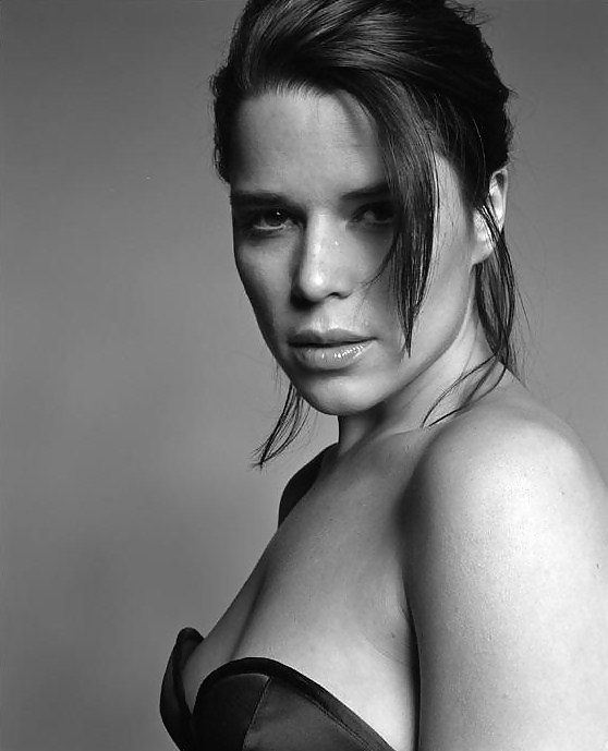 Neve Campbell #36294065