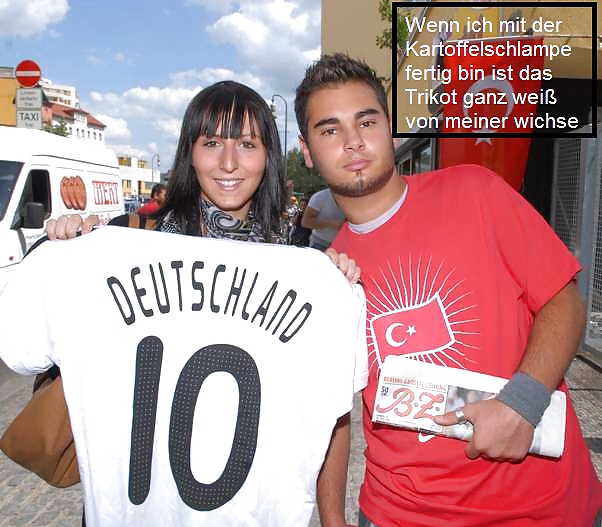 Deutsch captions:ドイツの女の子はトルコの男が好きです。
 #37280088